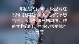 年轻小情侣条件艰苦也在坚持直播，无套啪啪姿势花样多最后射在肚子上