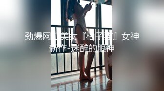 笑起来甜美黑裙嫩妹，脱下裤子让妹子口，扶着屌插入骑乘猛操打桩机