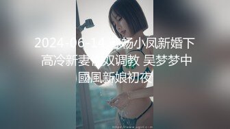 白皙美乳新人嫩妹两男一女3P大战，开档黑丝高跟鞋深喉口交，上位骑坐边操边口多种姿势换着操，铺上吸水垫喷水在上面