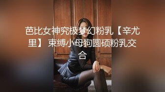 漂亮萝莉裙美眉 被短鸡鸡爸爸深喉拿嘴当逼操 扶落地窗后入输出 内射 精液直接从逼里喷出来 诱惑