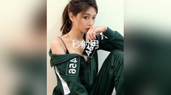 兼职美女模特拍摄完了以后被摄影师用手指头捅逼