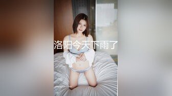 写字楼女厕偷拍短发红唇美女?小肥鲍已经被搞得很黑了