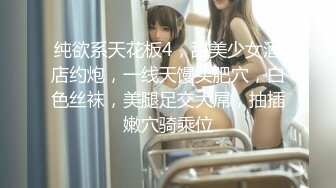 熟女大奶人妻 在家掰着M腿被无套猛怼 爽的不要不要的 奶子哗哗 呻吟不停