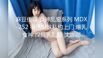 露脸美熟女带产品给我，还告诉我有小男生泡她刺激我到高潮射精