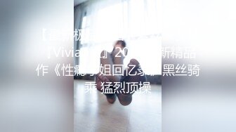 换妻探花两对夫妻KTV唱歌，在KTV沙发上开操，一人一个埋头口交，翘起屁股后入抽插，操完继续唱唱歌