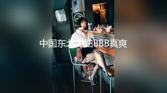 年轻小夫妻交友，老婆供别人玩耍，嘤嘤娇喘声音真好听 26V合集 ！