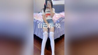 蜜桃臀女神一边口交一边呻吟