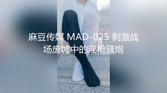   带D奶老婆玩3P。  老公：你就喜欢舔男人的鸡巴 对不对 老婆：嗯嗯嗯~吃着不方便说话