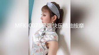 4K碎花连衣裙眼镜韵味女火辣蕾丝内内