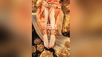  壮哥爆插胸大性感短裤美女 换上黑丝情趣服干,逼插的太痛给他口爆